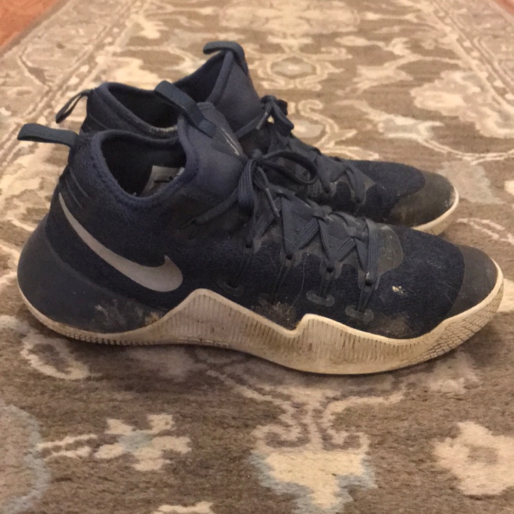 Nike hyperSHIFT size 10.5